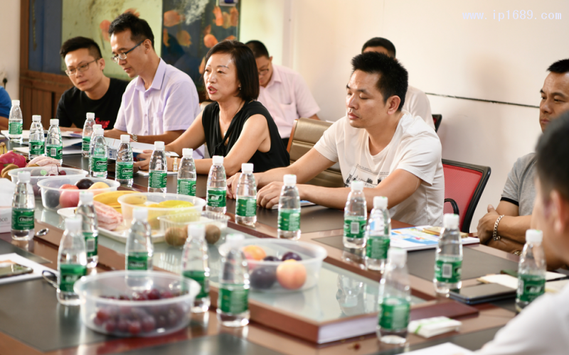 薄膜技術(shù)交流會(huì)會(huì)議現(xiàn)場