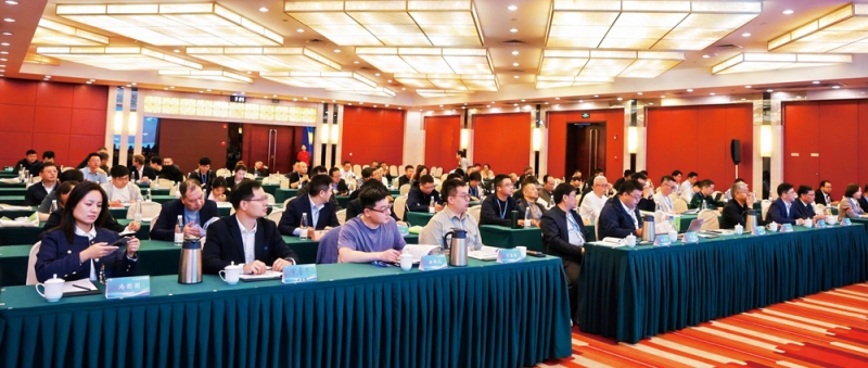 來自薄膜與軟包裝行業(yè)相關(guān)產(chǎn)業(yè)鏈近150余位代表參加了會(huì)議-拷貝
