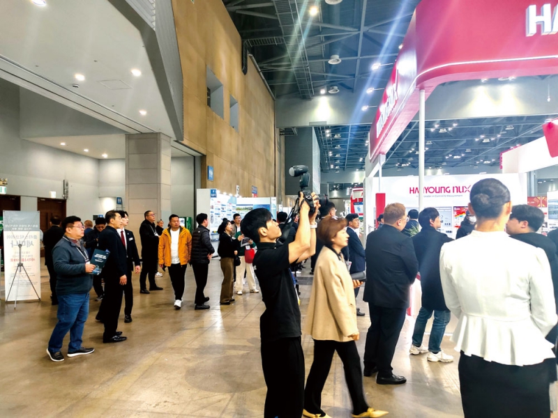 全球塑膠巨頭齊聚，展示前沿技術(shù)設(shè)備-拷貝